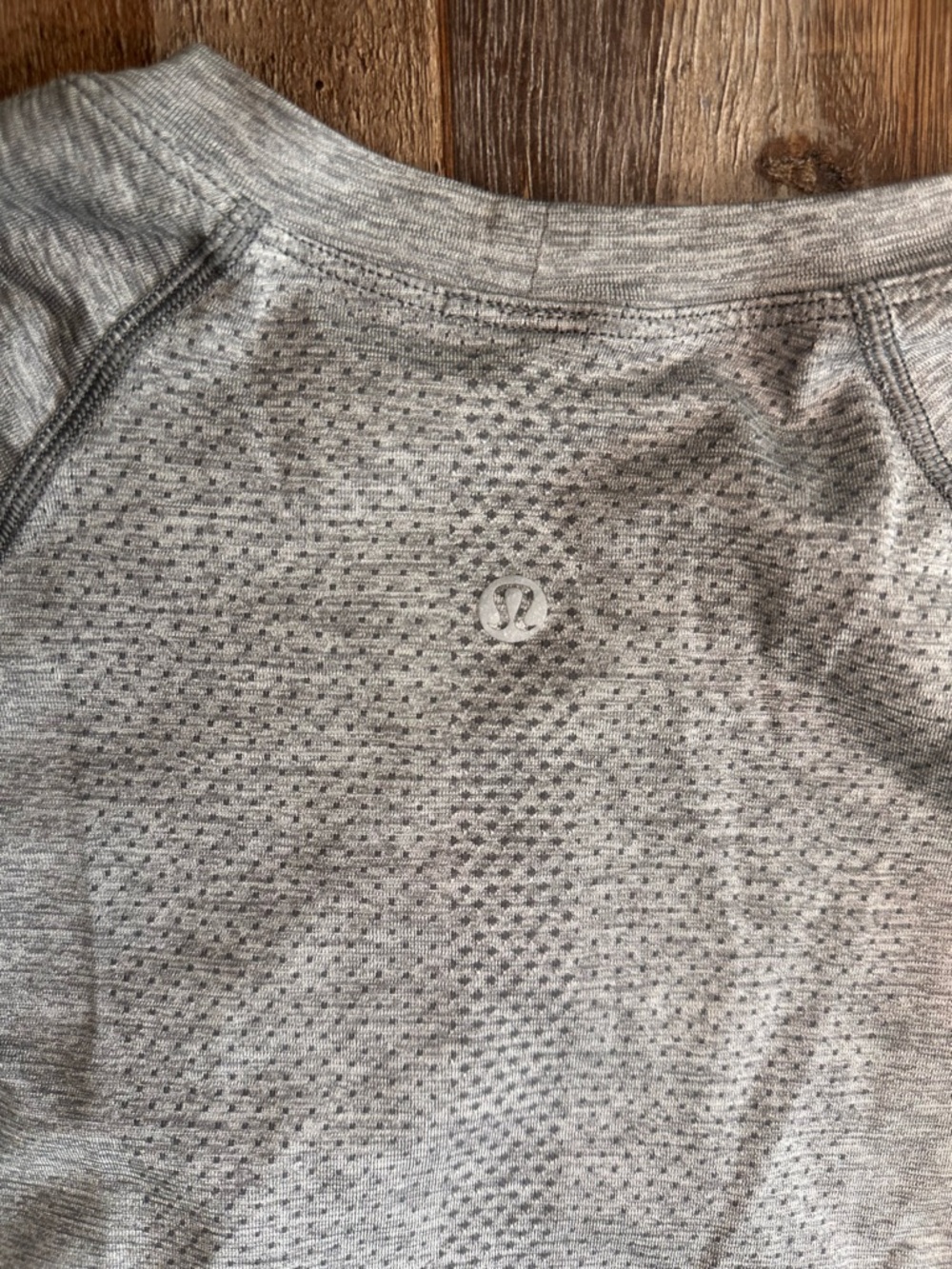Lululemon grey long sleeve swiftly tech - Picture 3 of 4